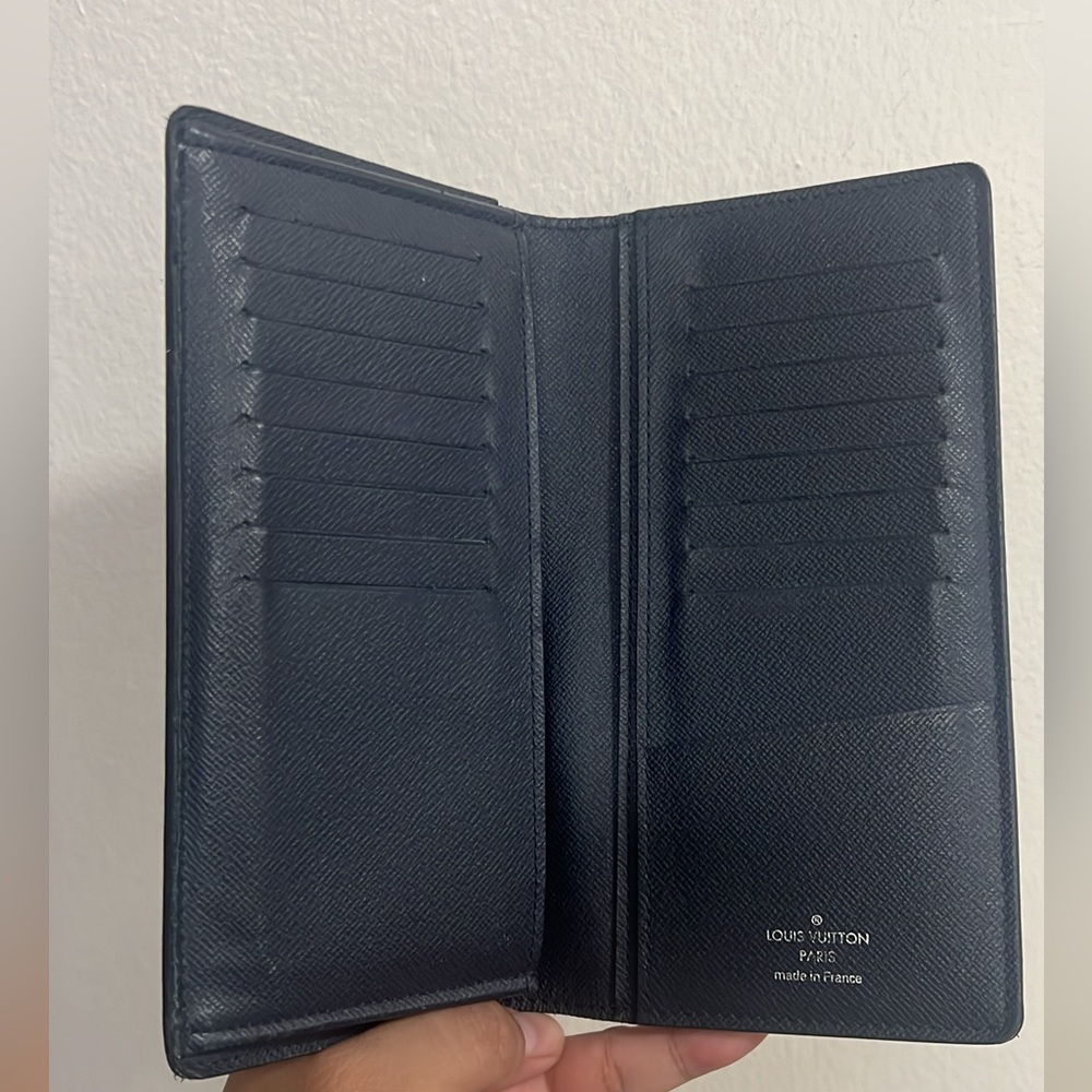 Louis Vuitton bifold wallet. Datecode MB4108